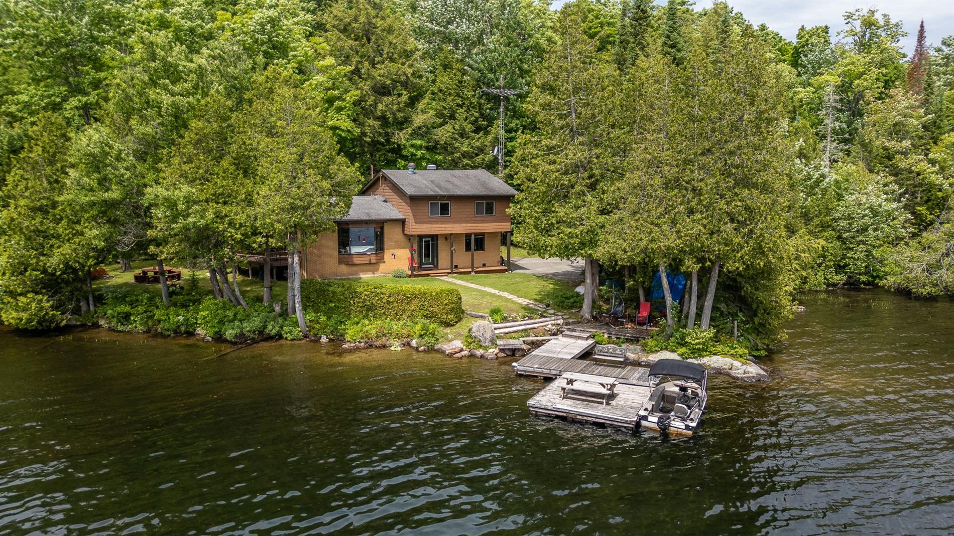 423 Ch. du Lac-Louisa N. — photo 1