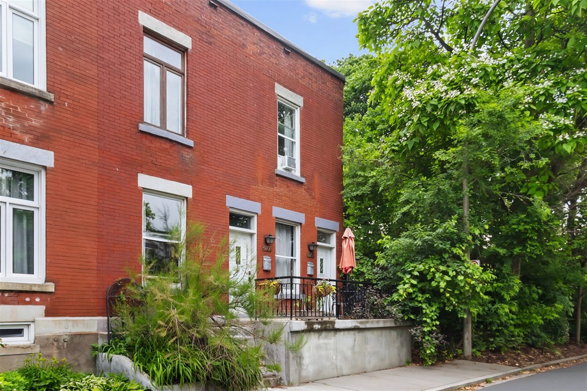 977 Av. Girouard — photo 1