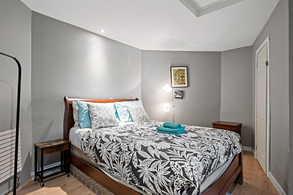 Photo 33