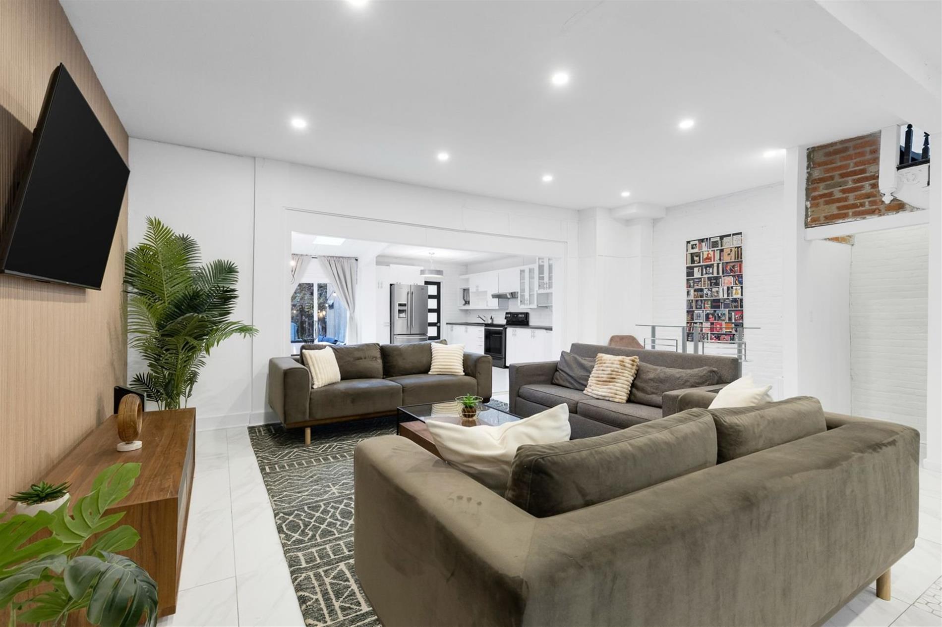 1597 Rue St-Christophe — photo 3