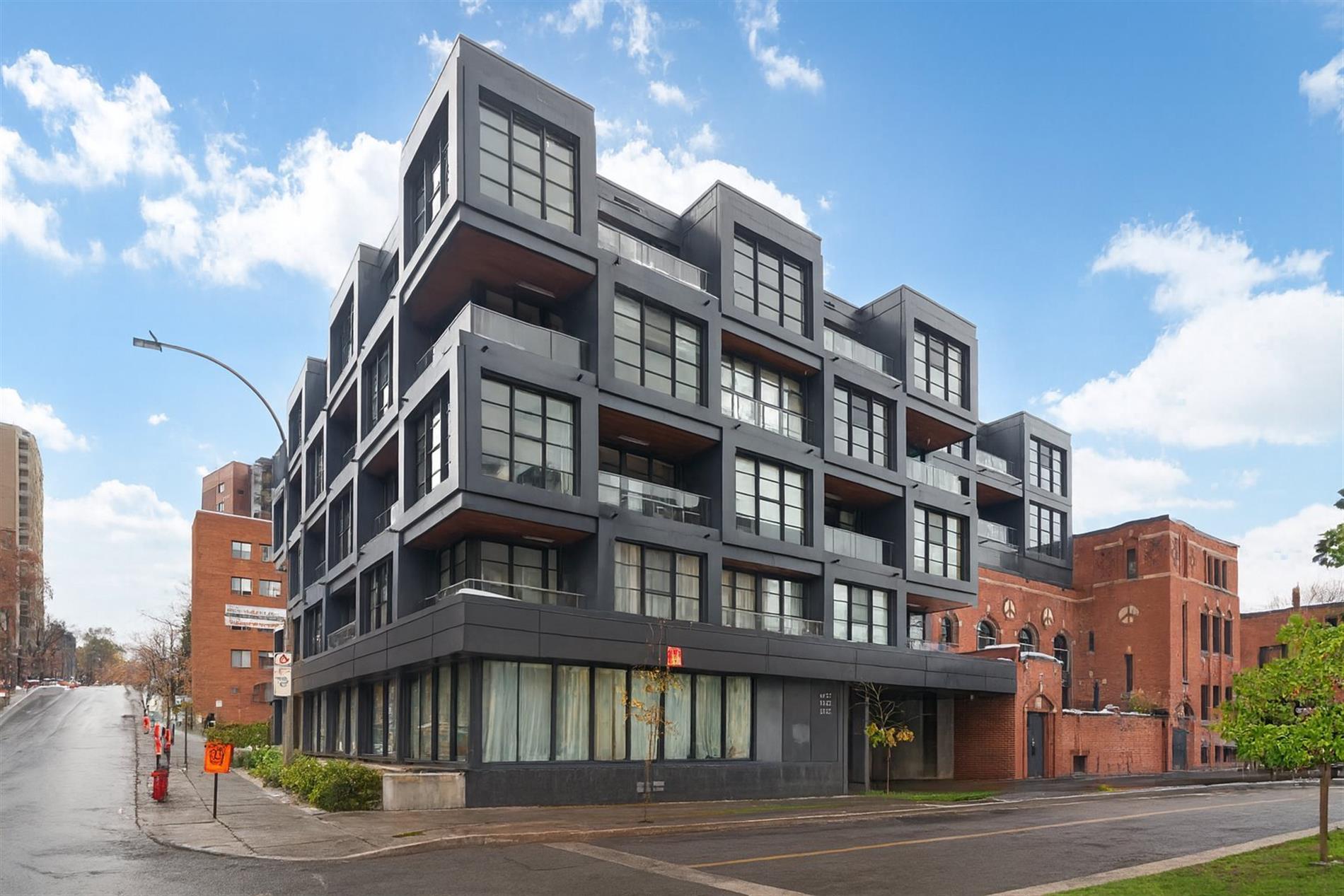 110-1115 Rue du Square-Amherst — photo 1