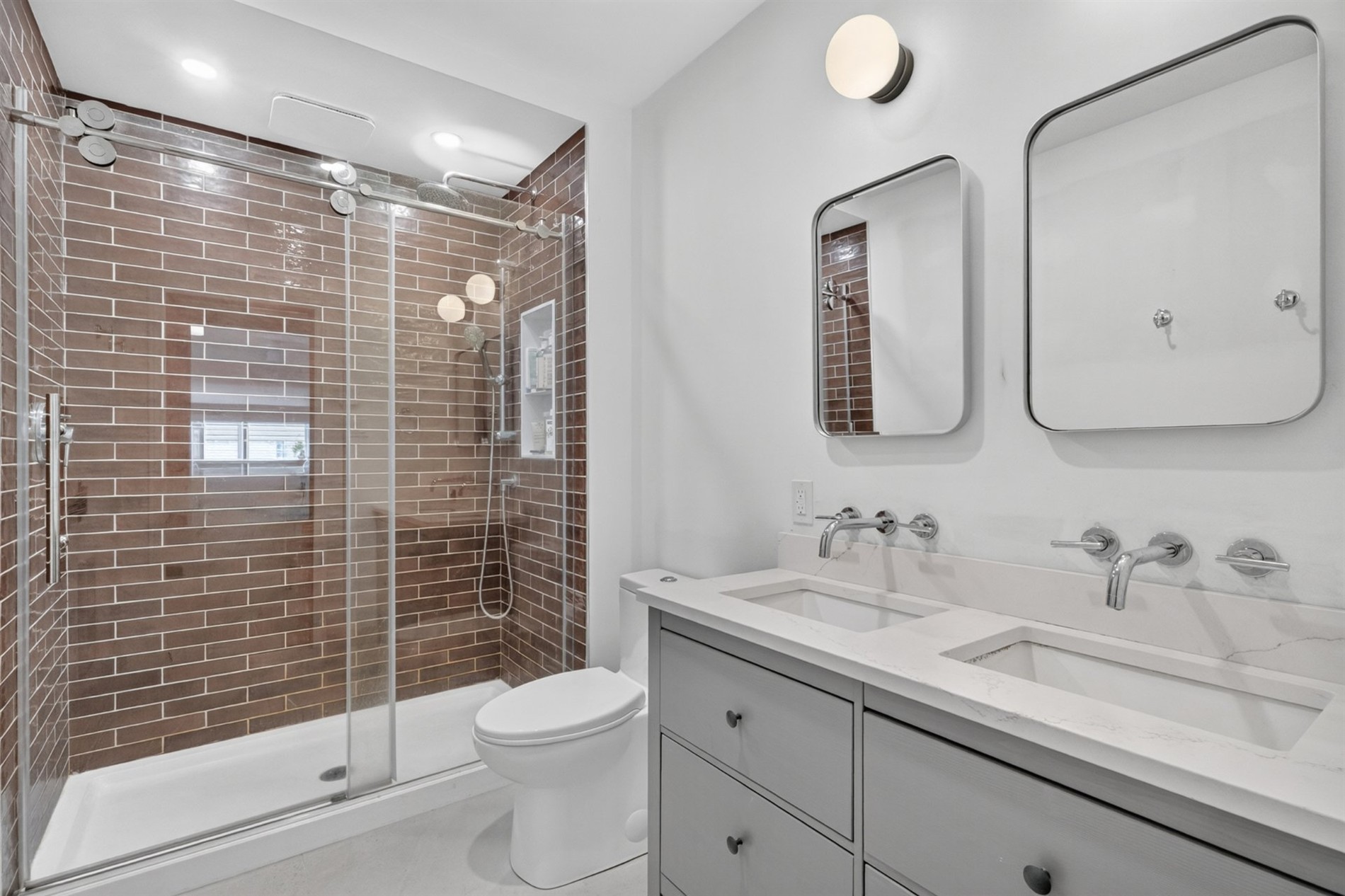228 1re Avenue — photo 3