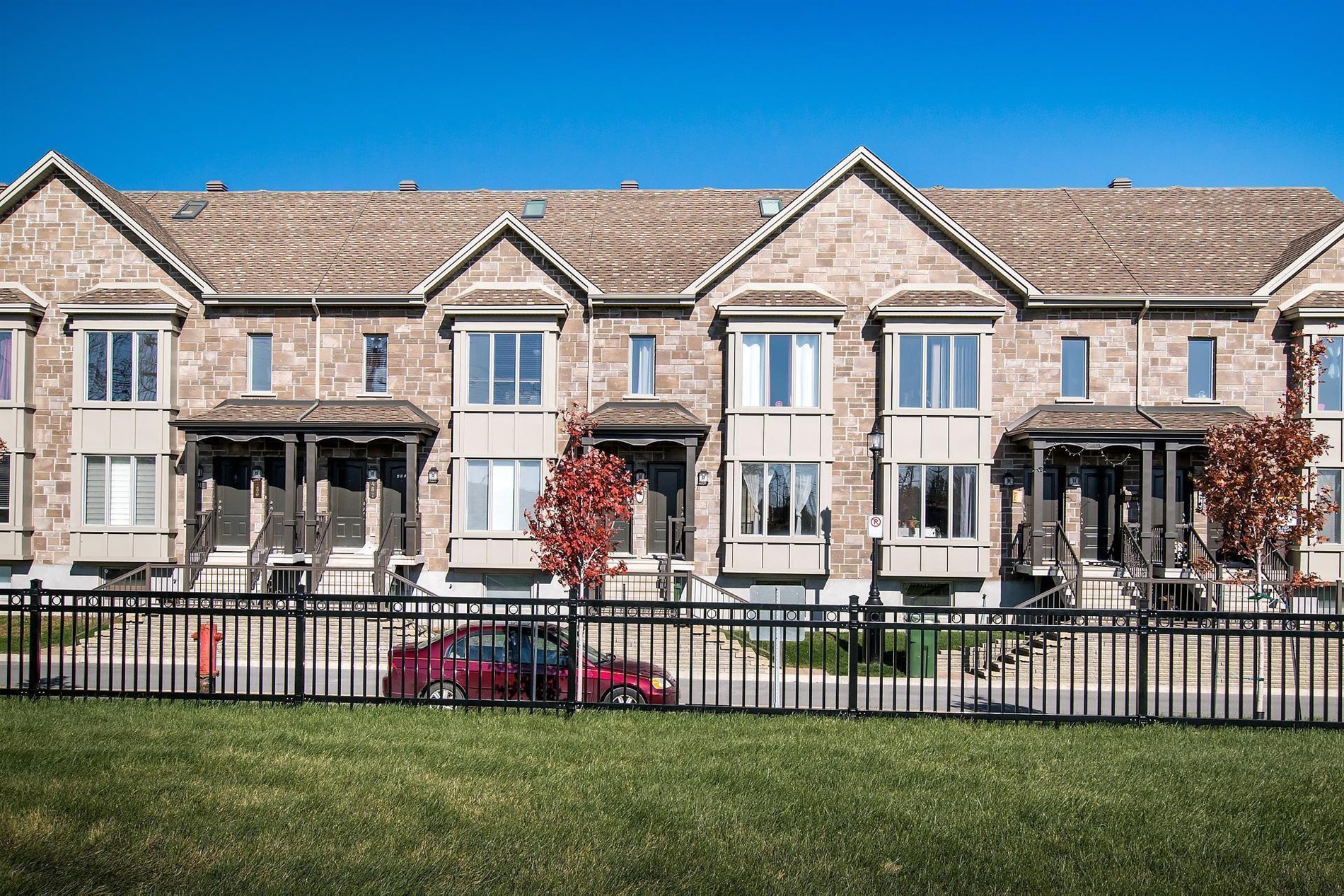 481 Av. J.-Alphonse-Lachance — photo 1