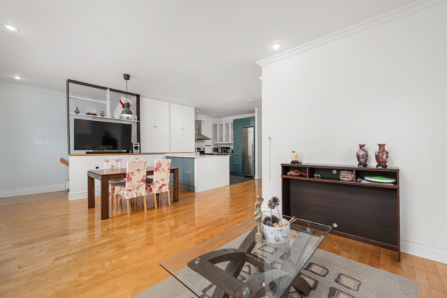 813 Rue St-Timothée — photo 1
