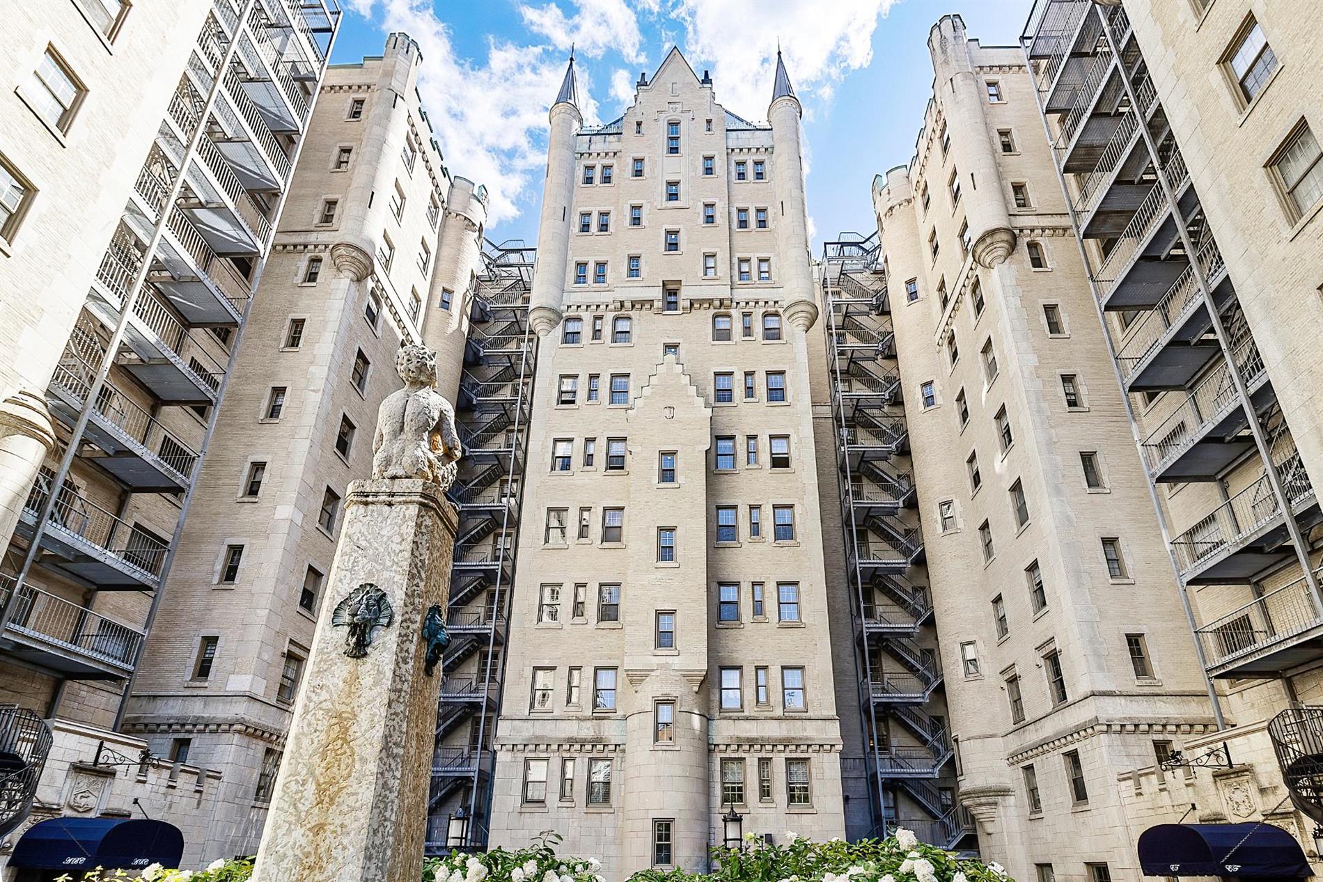 B30-1321 Rue Sherbrooke O. — photo 2