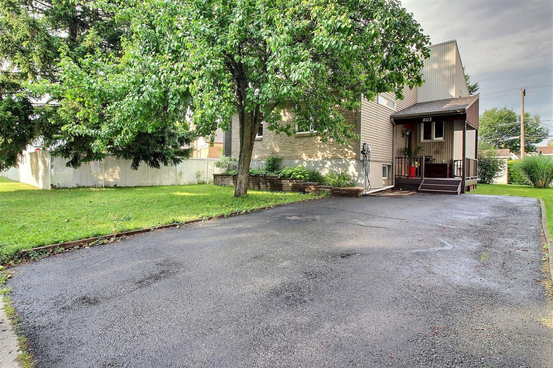 803 Rue de Vimy — photo 1