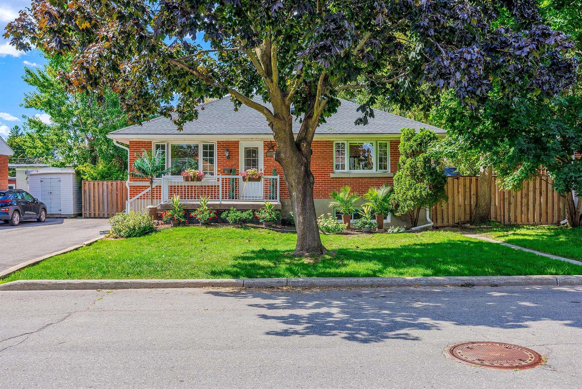 736 Av. Clément — photo 1