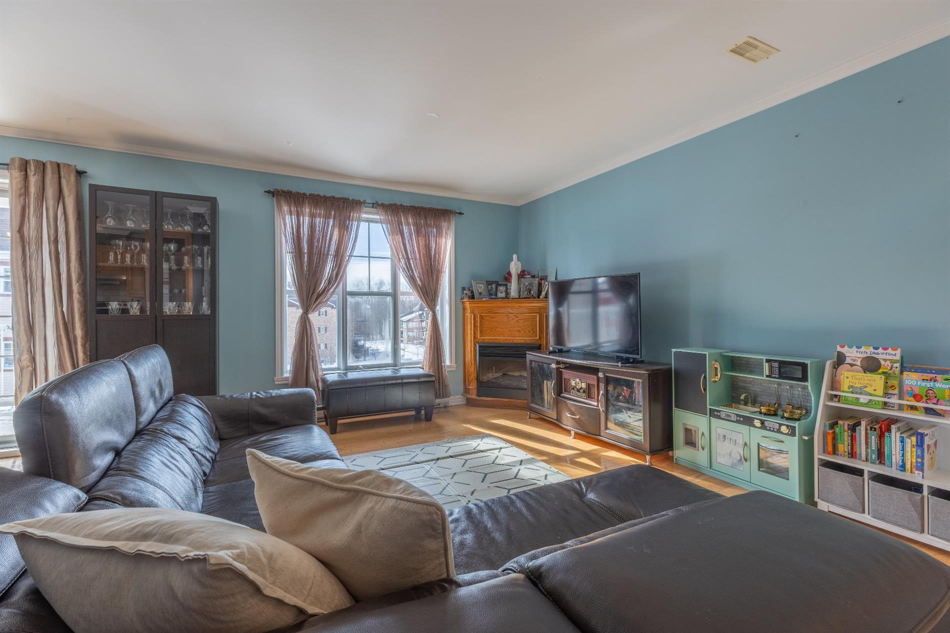 7-544 Av. Forest — photo 3