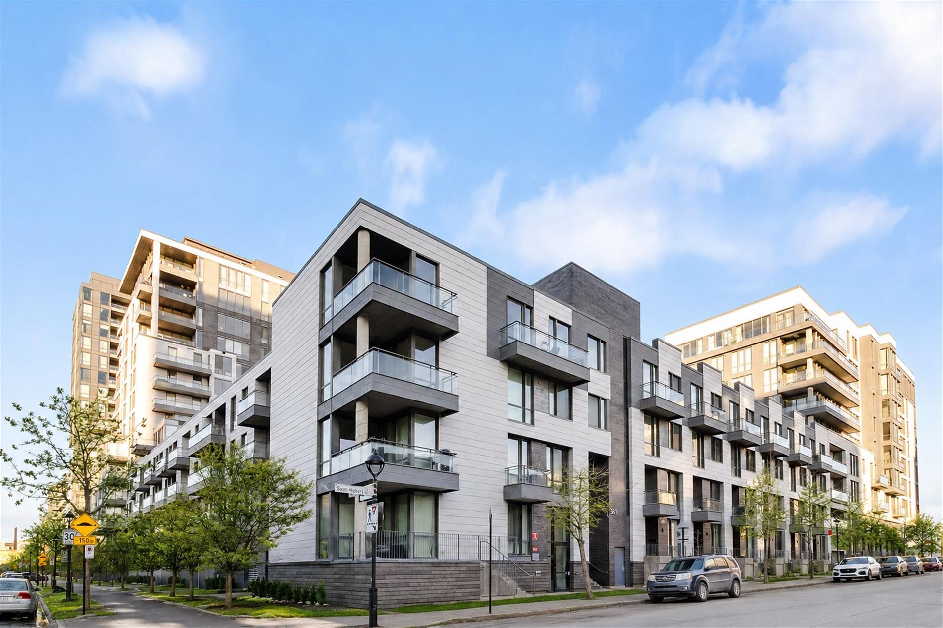 363 Rue St-Hubert — photo 1