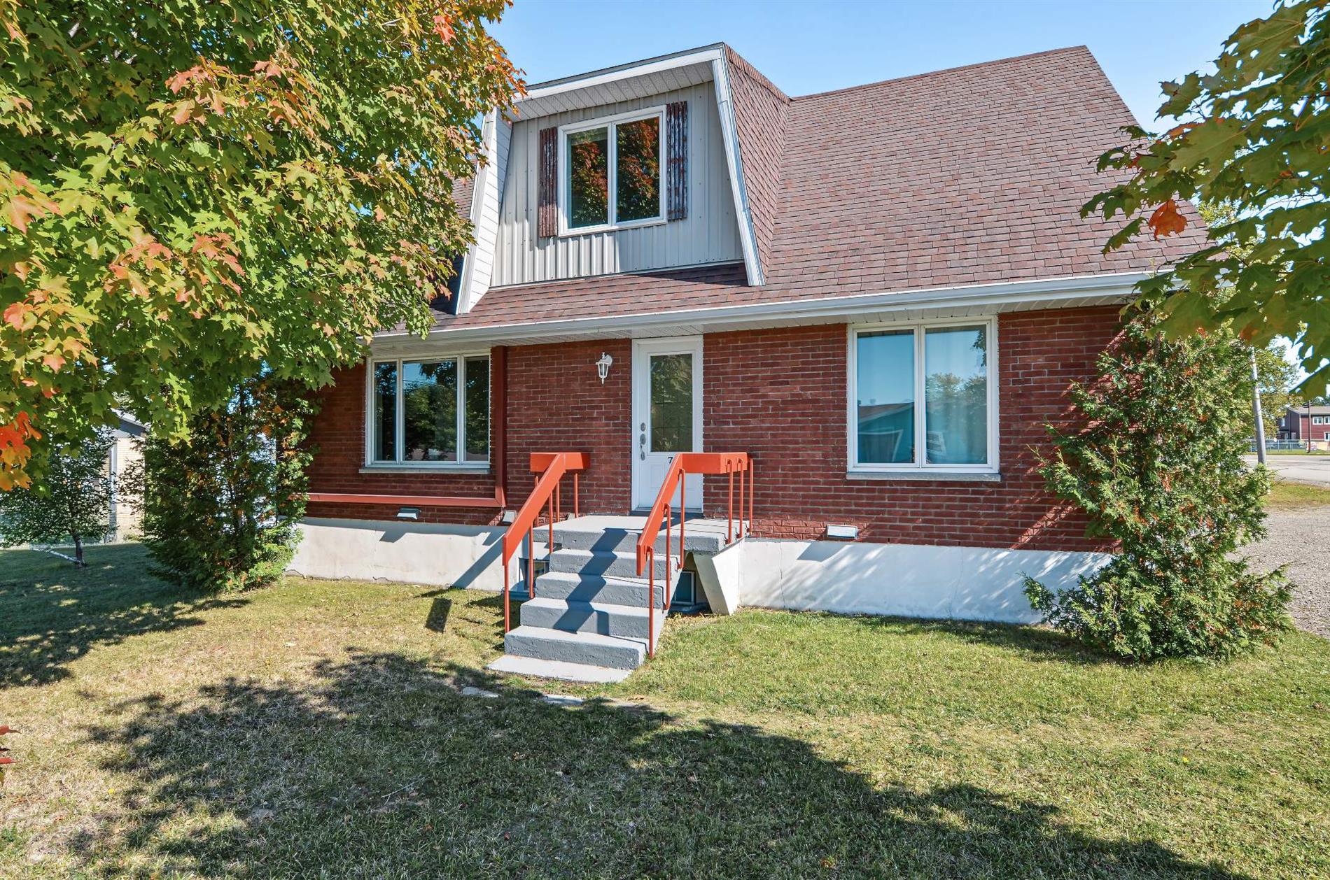 7 Rue Desjardins — photo 1