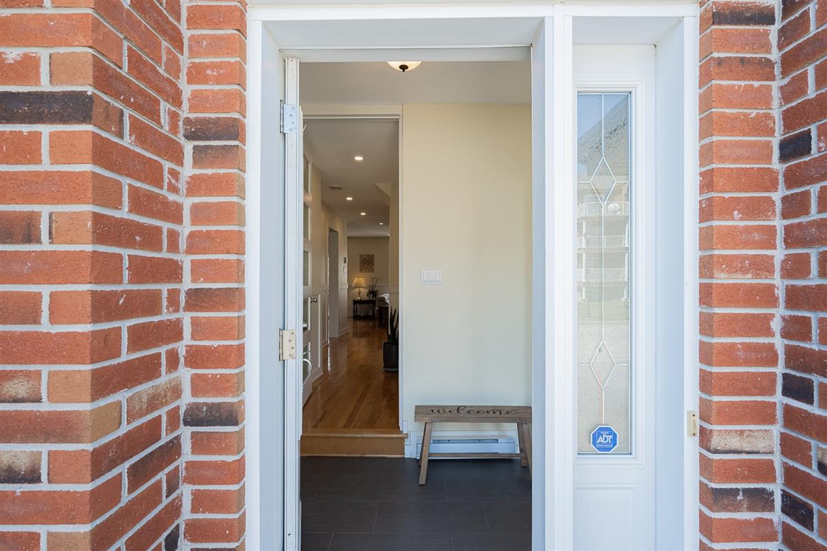 EXT ENTRANCE