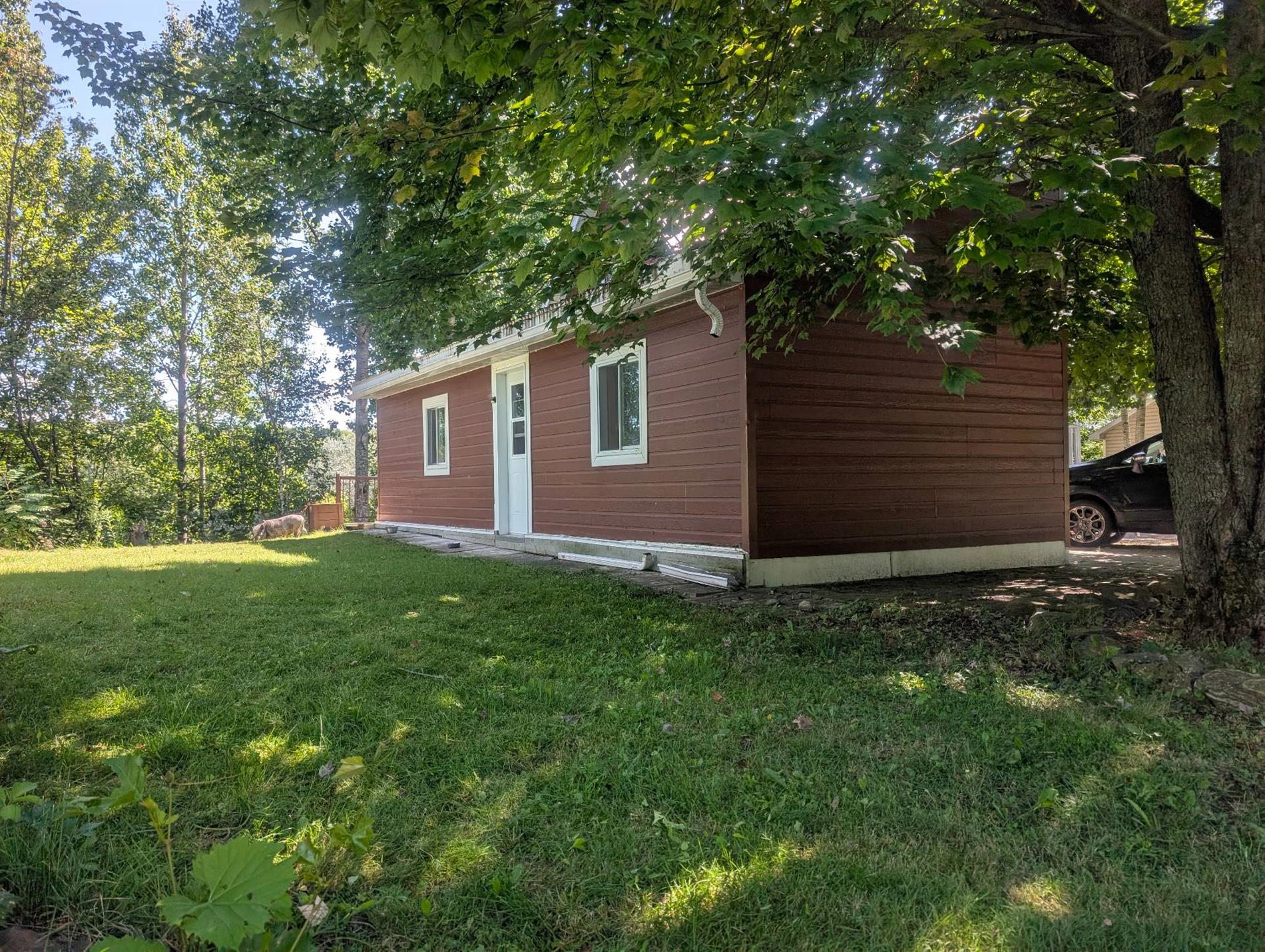 9825 Av. de la Loire — photo 2