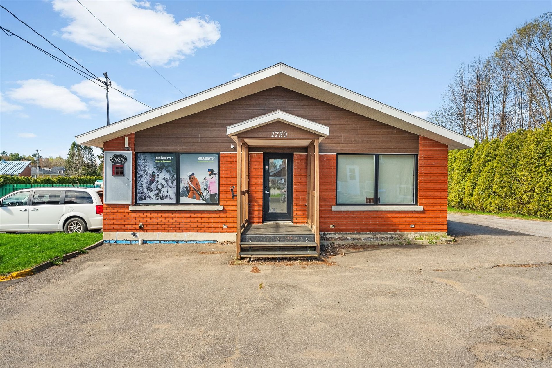 1750 Av. des Hirondelles — photo 2