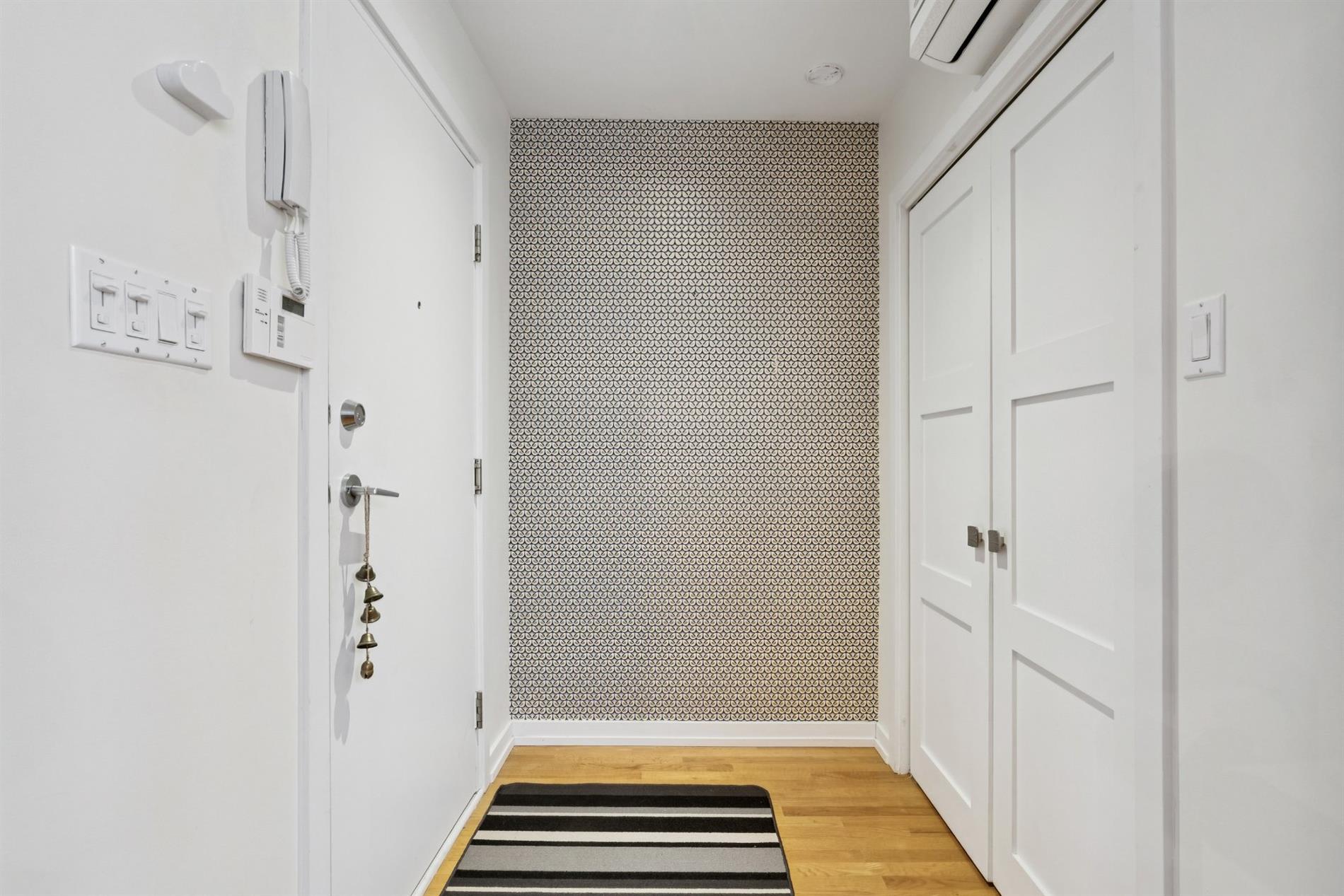 6-1265 Rue Ste-Élisabeth — photo 2