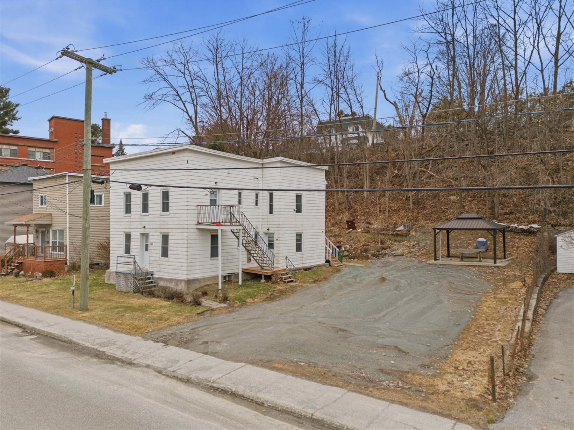 220-226 Rue St-François N. — photo 3