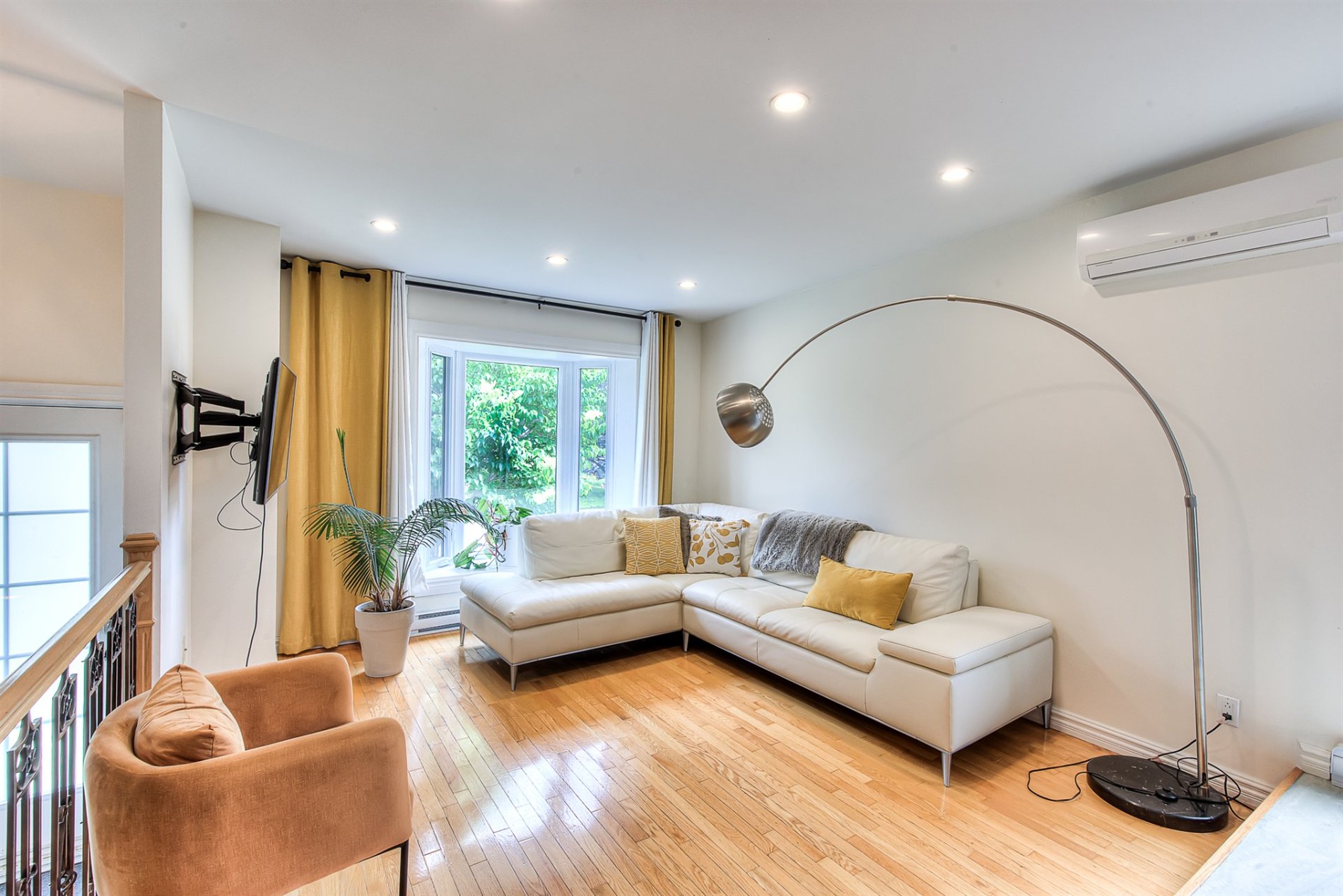 516 Rue Deslongchamps — photo 3