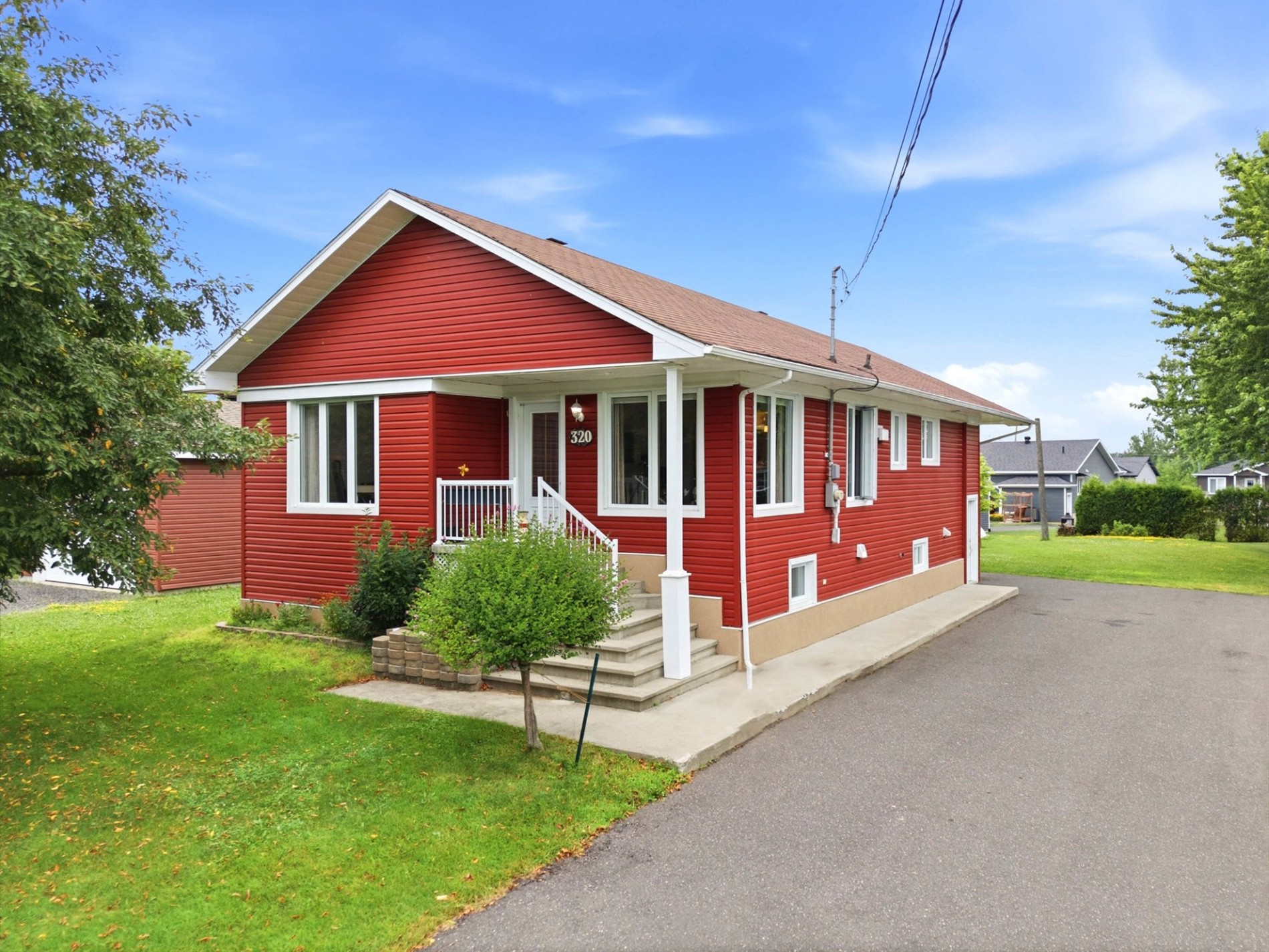 320 Boul. Patrick — photo 1