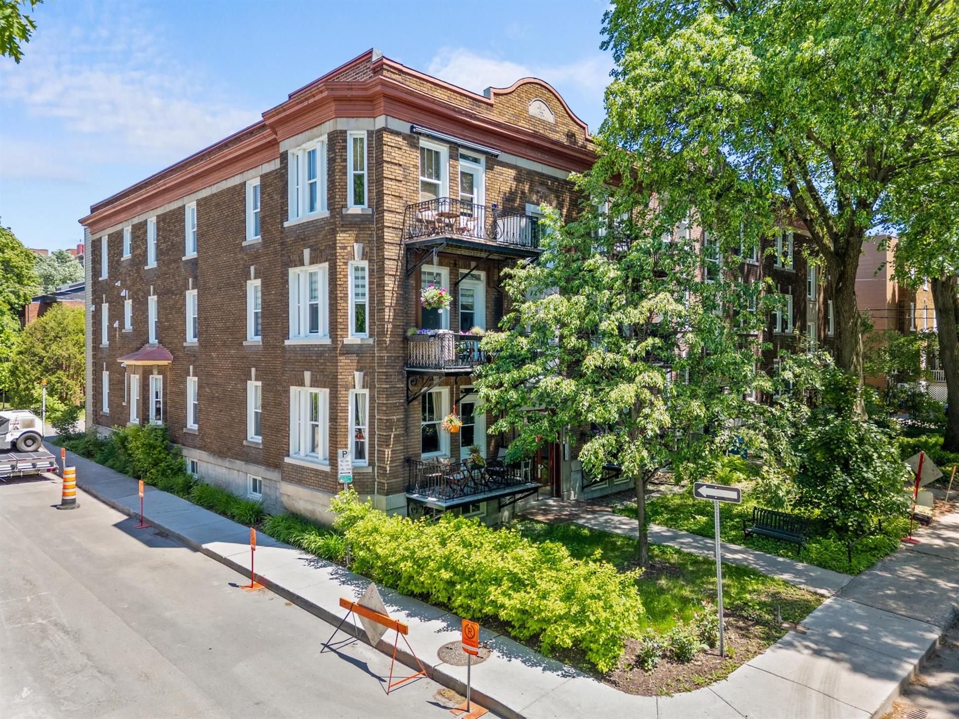 3-985 Av. de Manrèse — photo 1