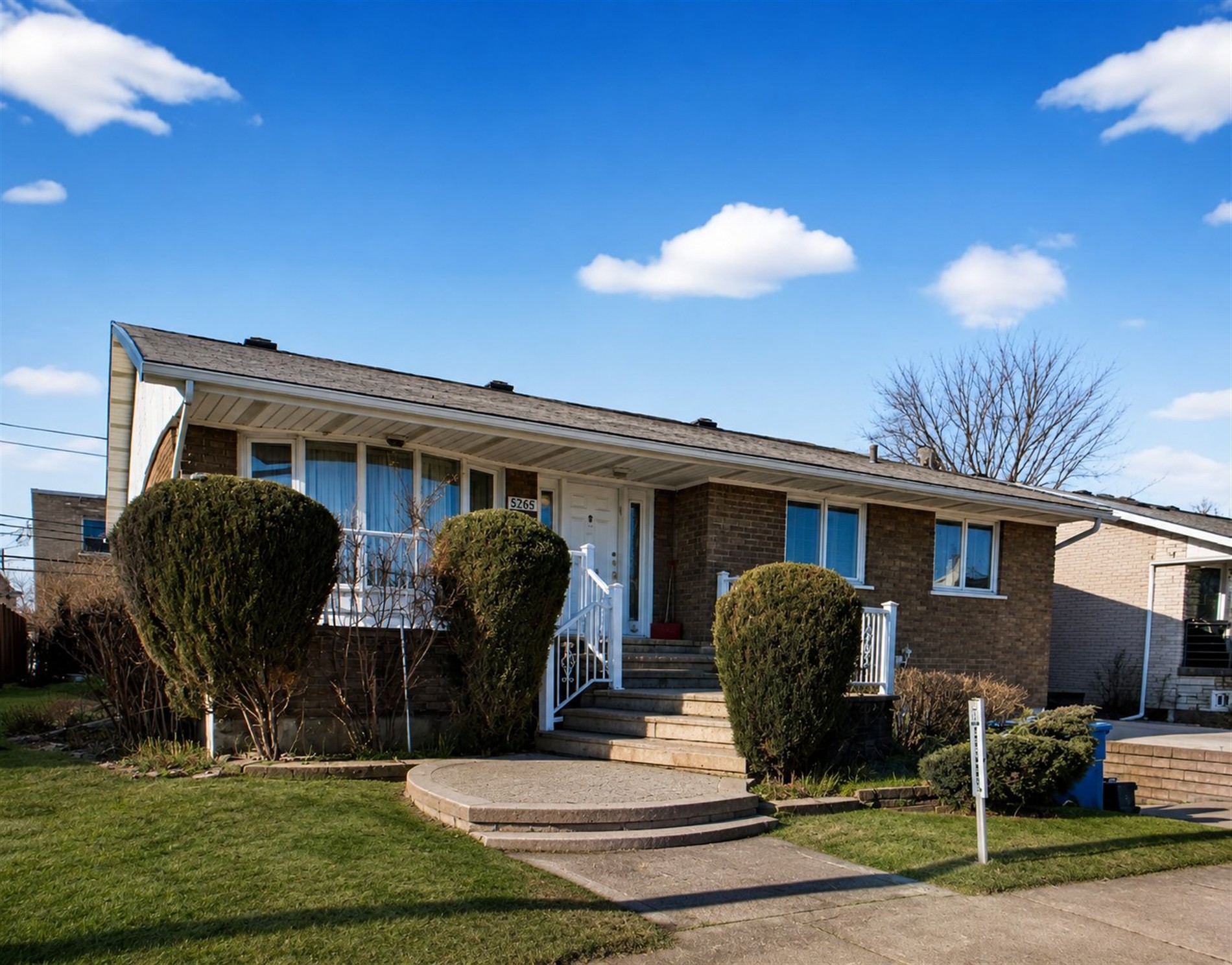 5730 Av. Einstein — photo 1