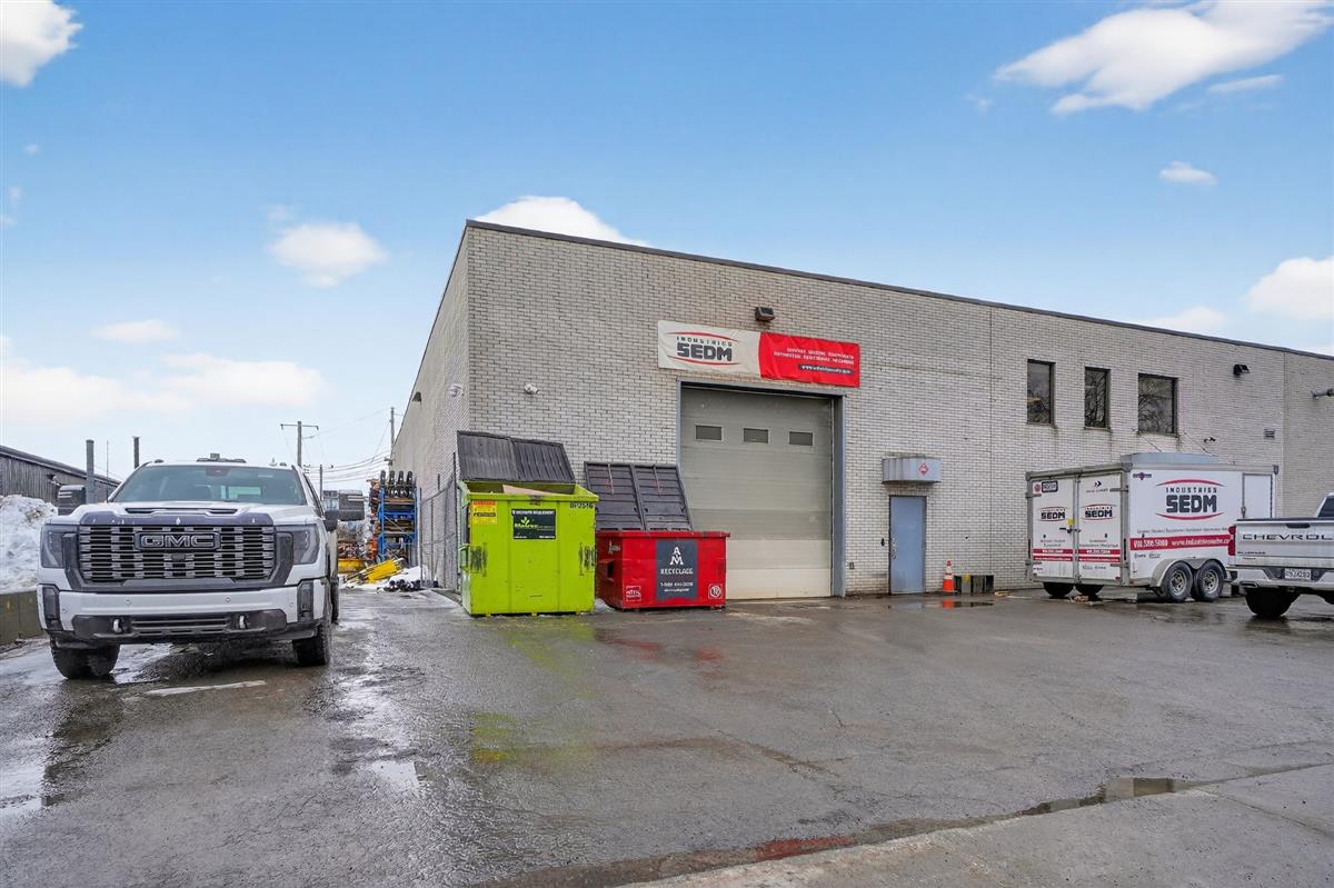 Industrial space leasing - 12845 Rue Jean-Grou, Montréal (Rivière-des-Prairies/Pointe-aux-Trembles)
