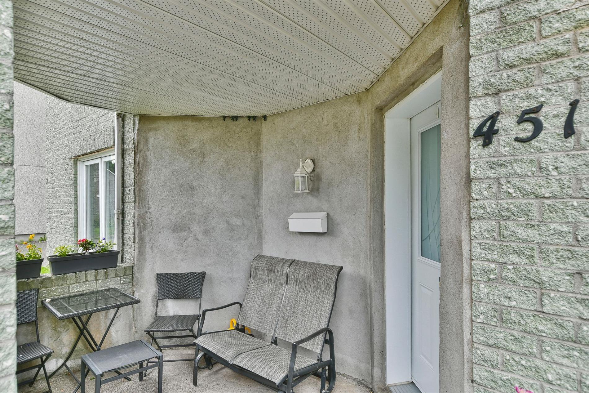 451-455 Rue de Ste-Marcelle — photo 3