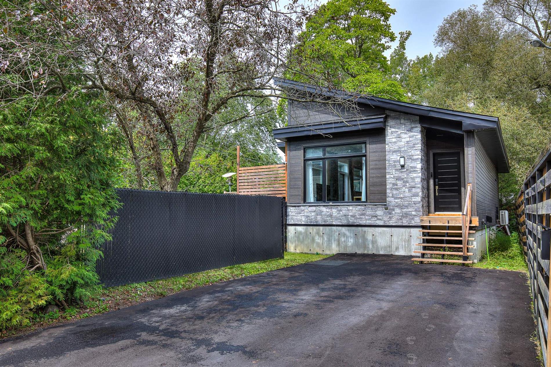 13 Rue St-Maurice — photo 1