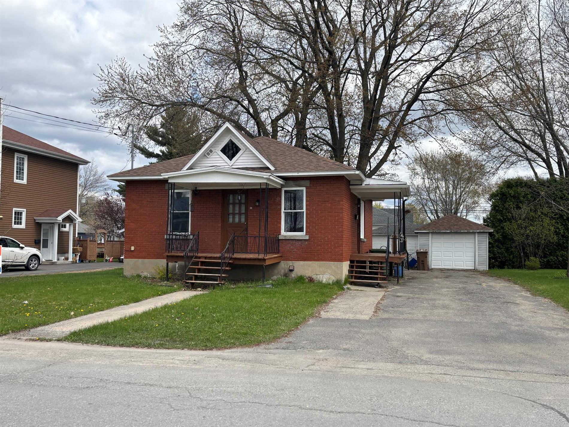 11 Rue Desjardins — photo 1