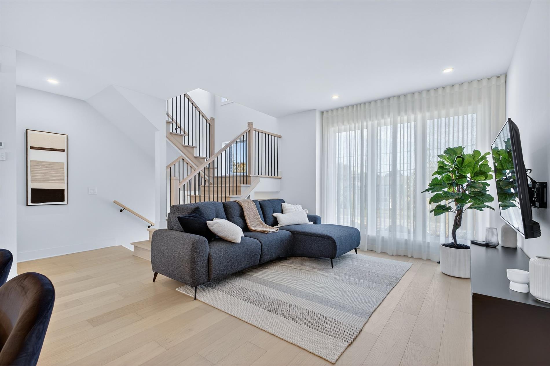577Z Rue des Charmettes — photo 3