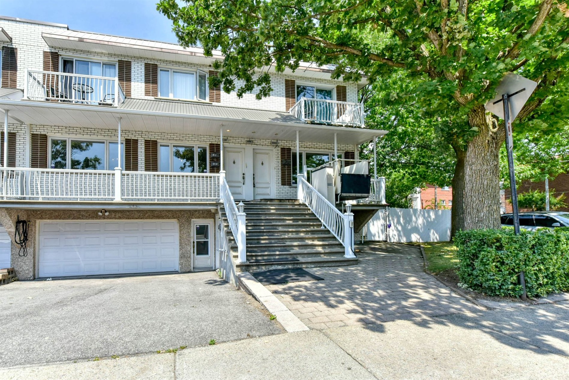 6881-6885 Rue St-Zotique E. — photo 2