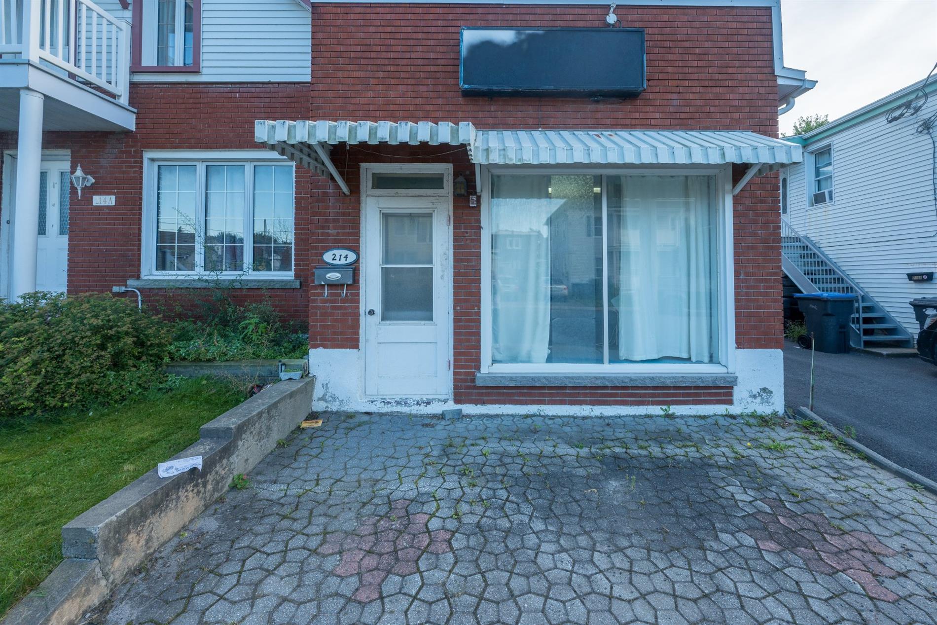 214-216 Rue Mayrand — photo 3
