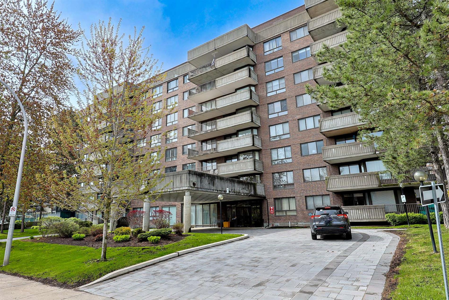 5900 Av. Armstrong — photo 1