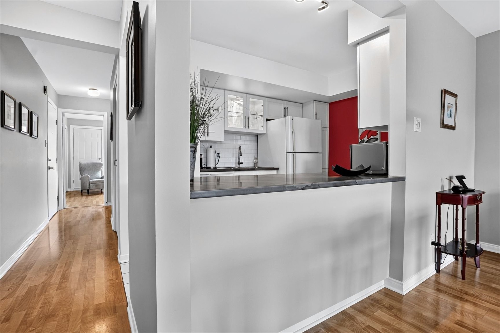 8590 Av. André-Grasset — photo 3