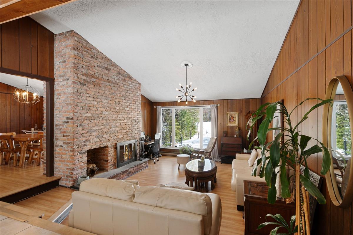 Vue 9 de la propriété réf. 12820780 – 1208 Ch. de Ste-Anne-des-Lacs J0R 1B0