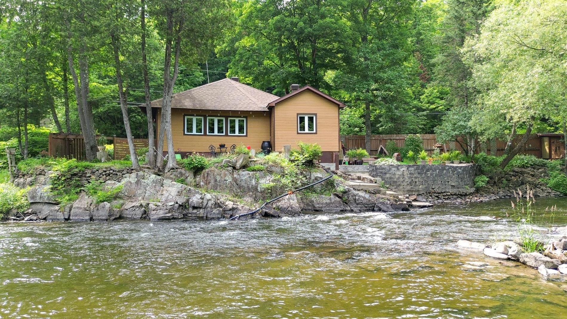 306 Ch. de la Rivière-Blanche — photo 1