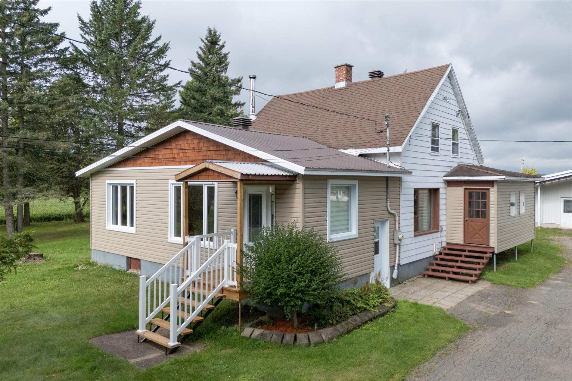2029 Rue Notre-Dame O. — photo 2