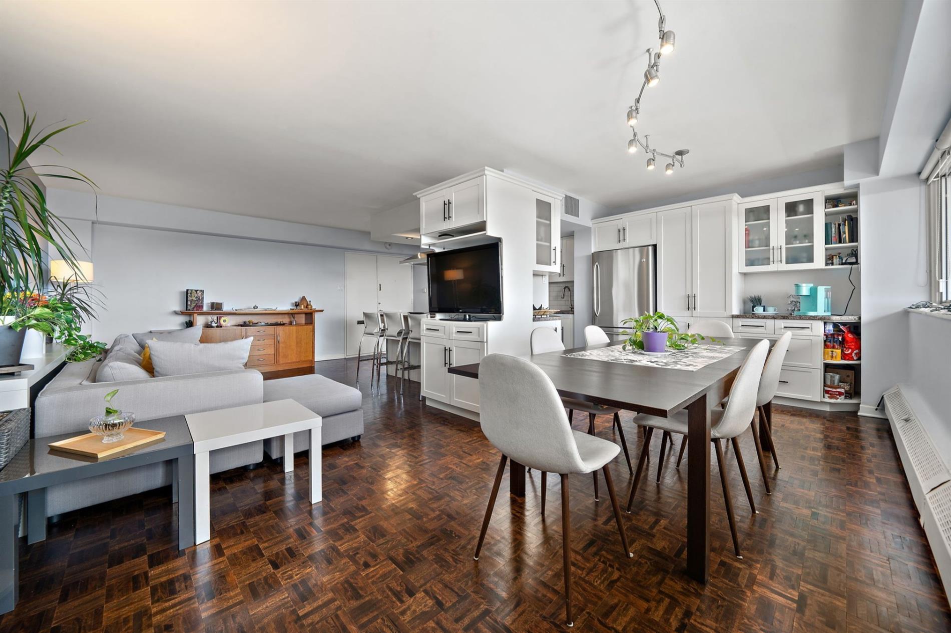 1903-05-5700 Boul. Cavendish — photo 1