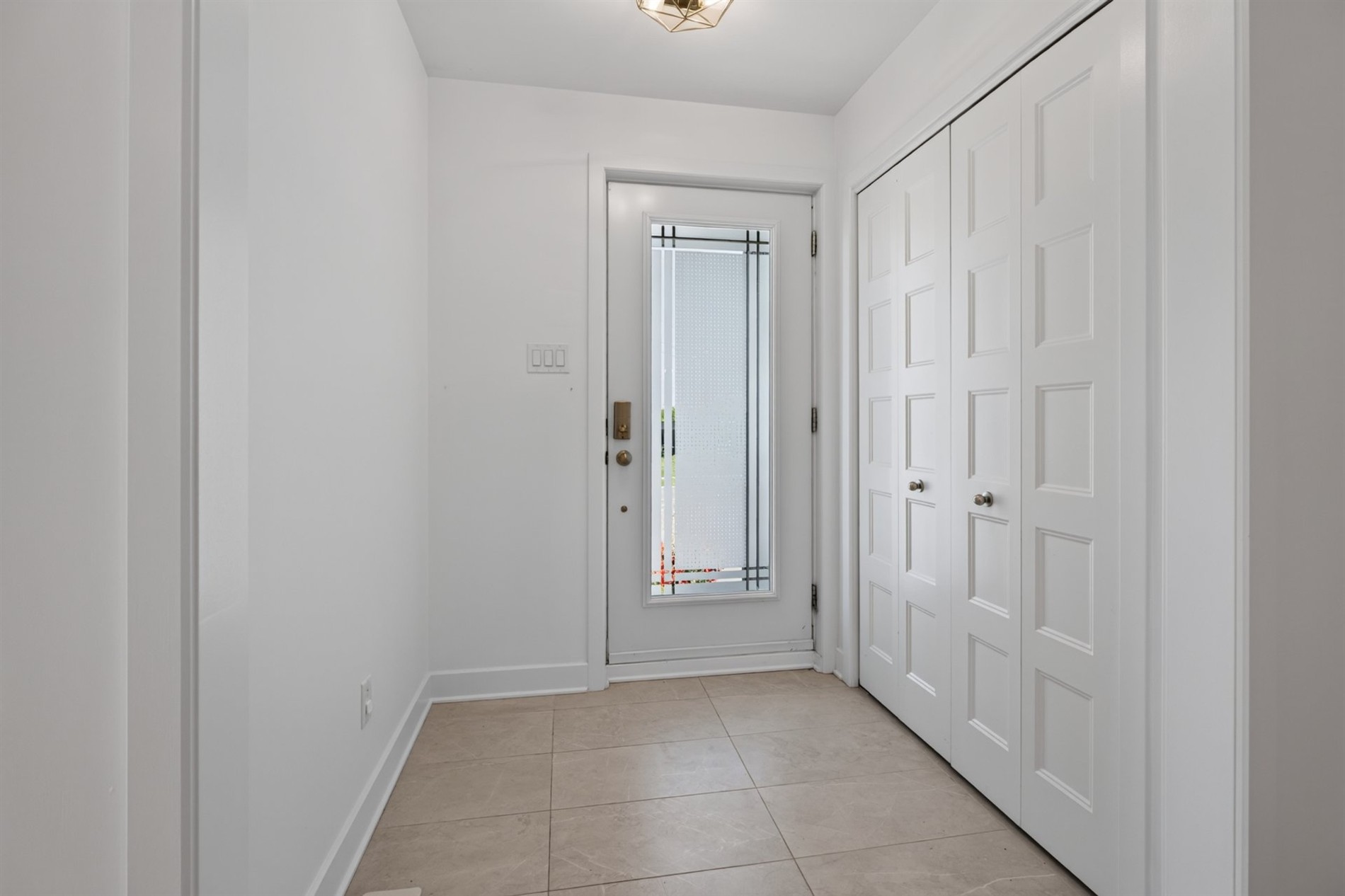492 Av. de la Traversée — photo 2