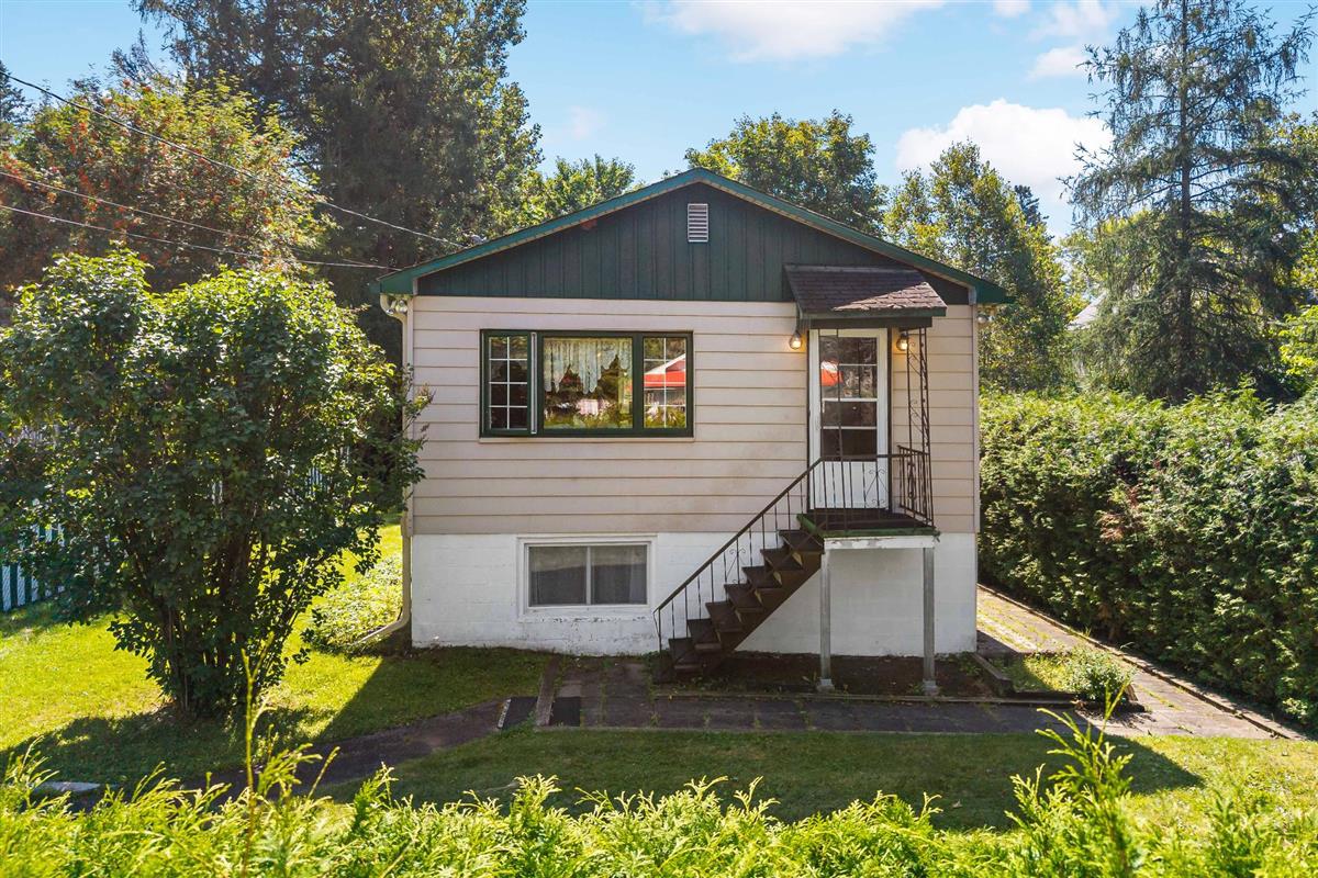 Maison de plain-pied - 2386 Rue St-Charles, Val-David