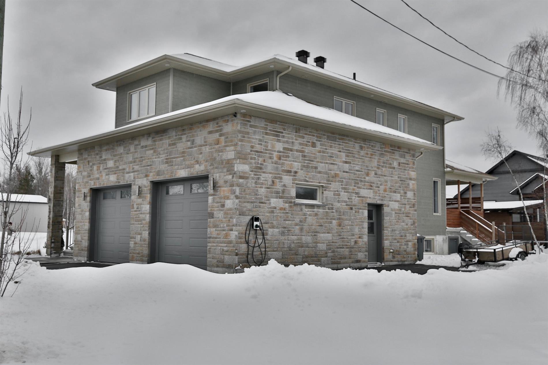1720 Rue Daragon — photo 3