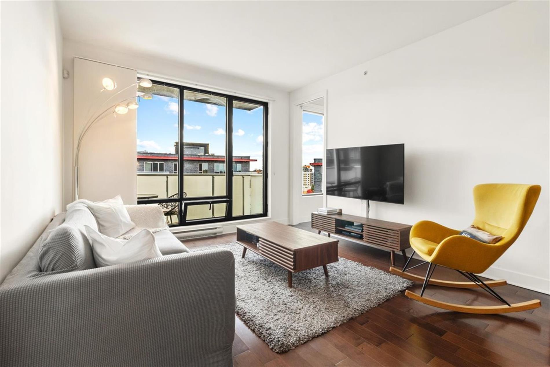 810-4239 Rue Jean-Talon O. — photo 2