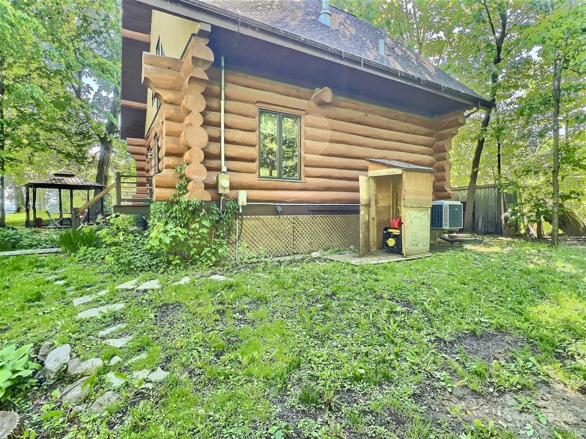 Photo 33