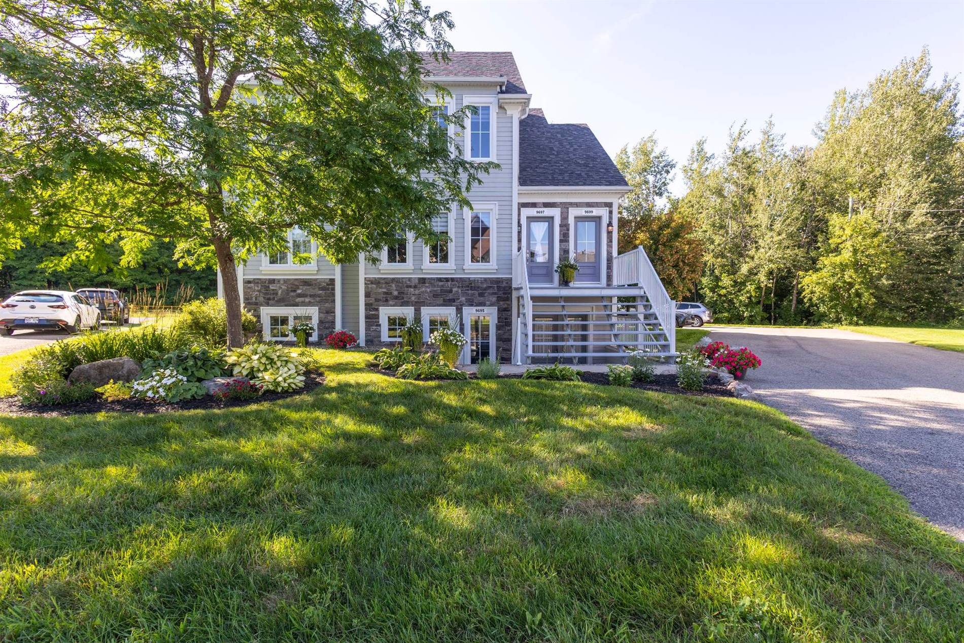 9695 Rue Yvon-Paiement — photo 2