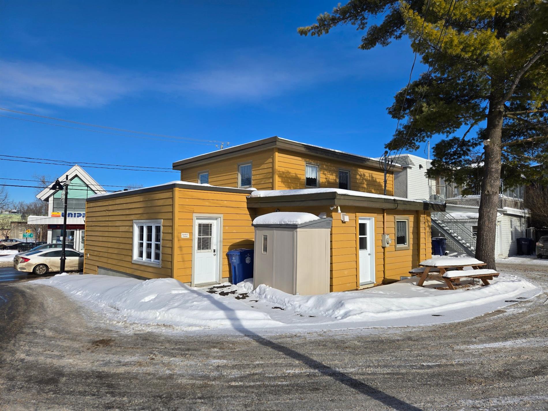 174Z-176Z Boul. Ste-Rose — photo 2