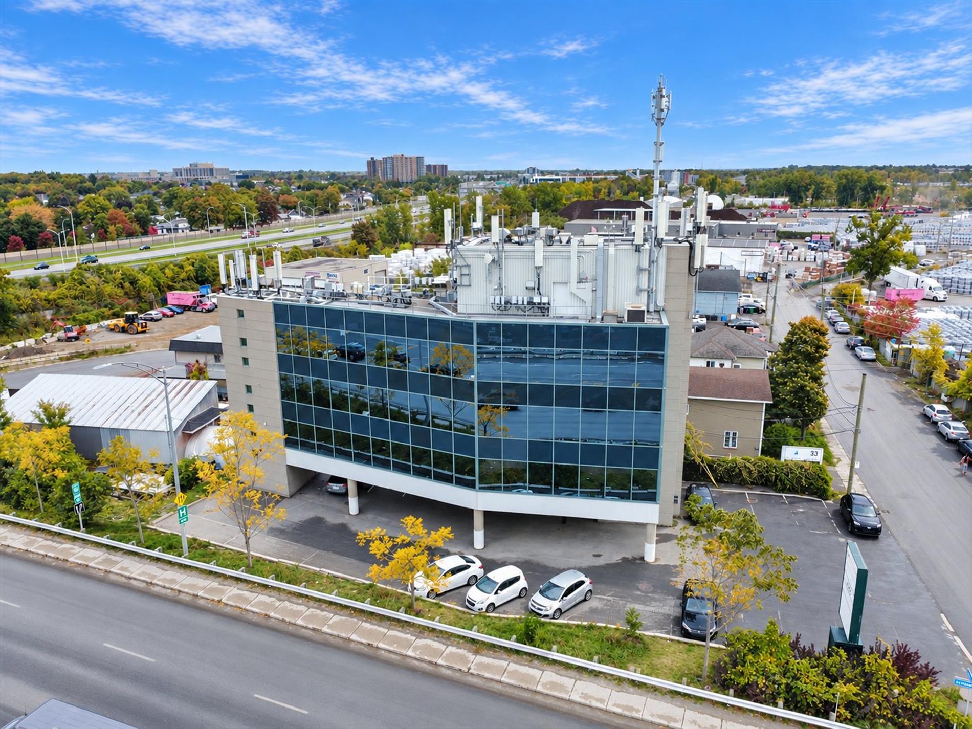 1555 Boul. des Laurentides — photo 3