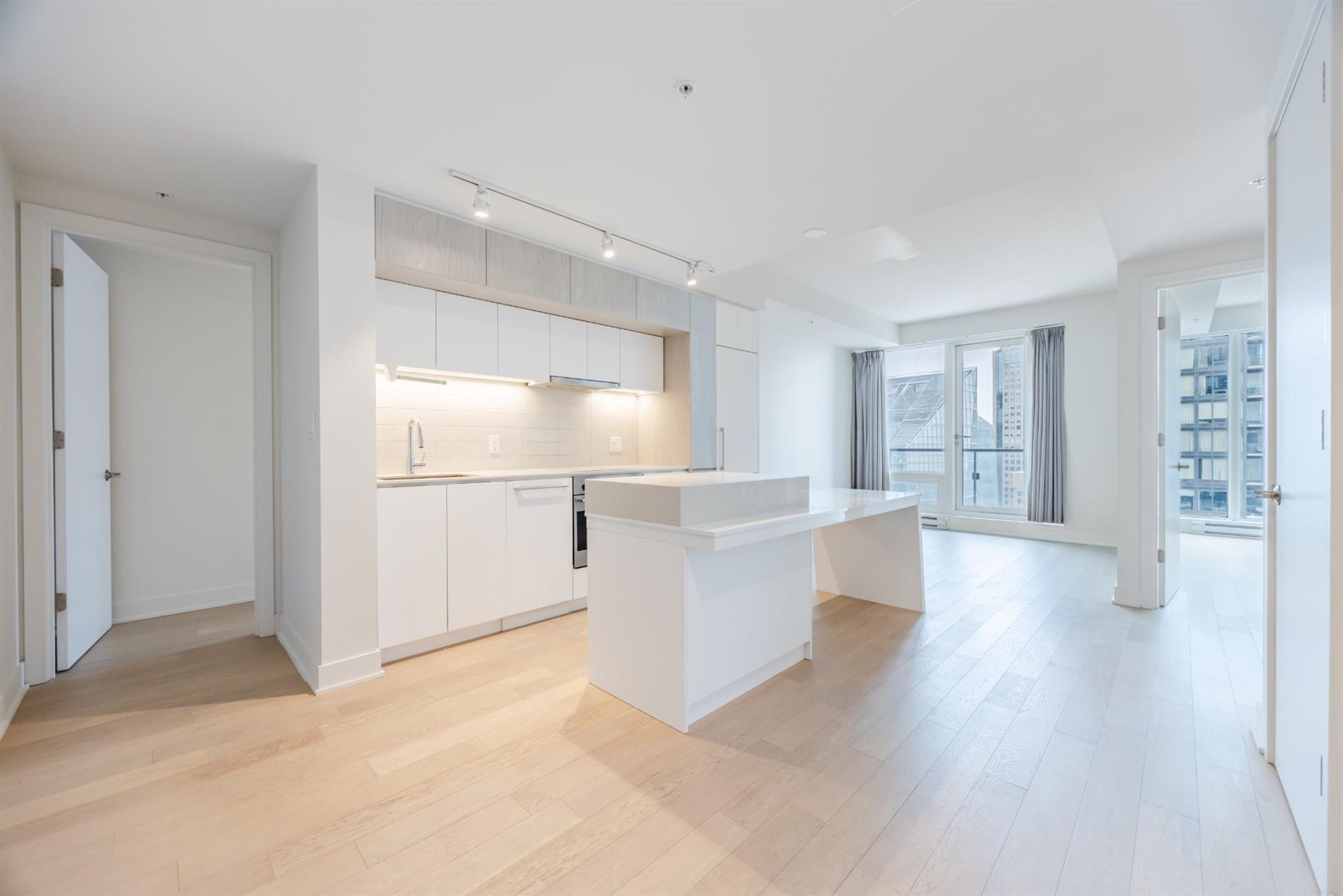 1288 Rue St-Antoine O. — photo 1