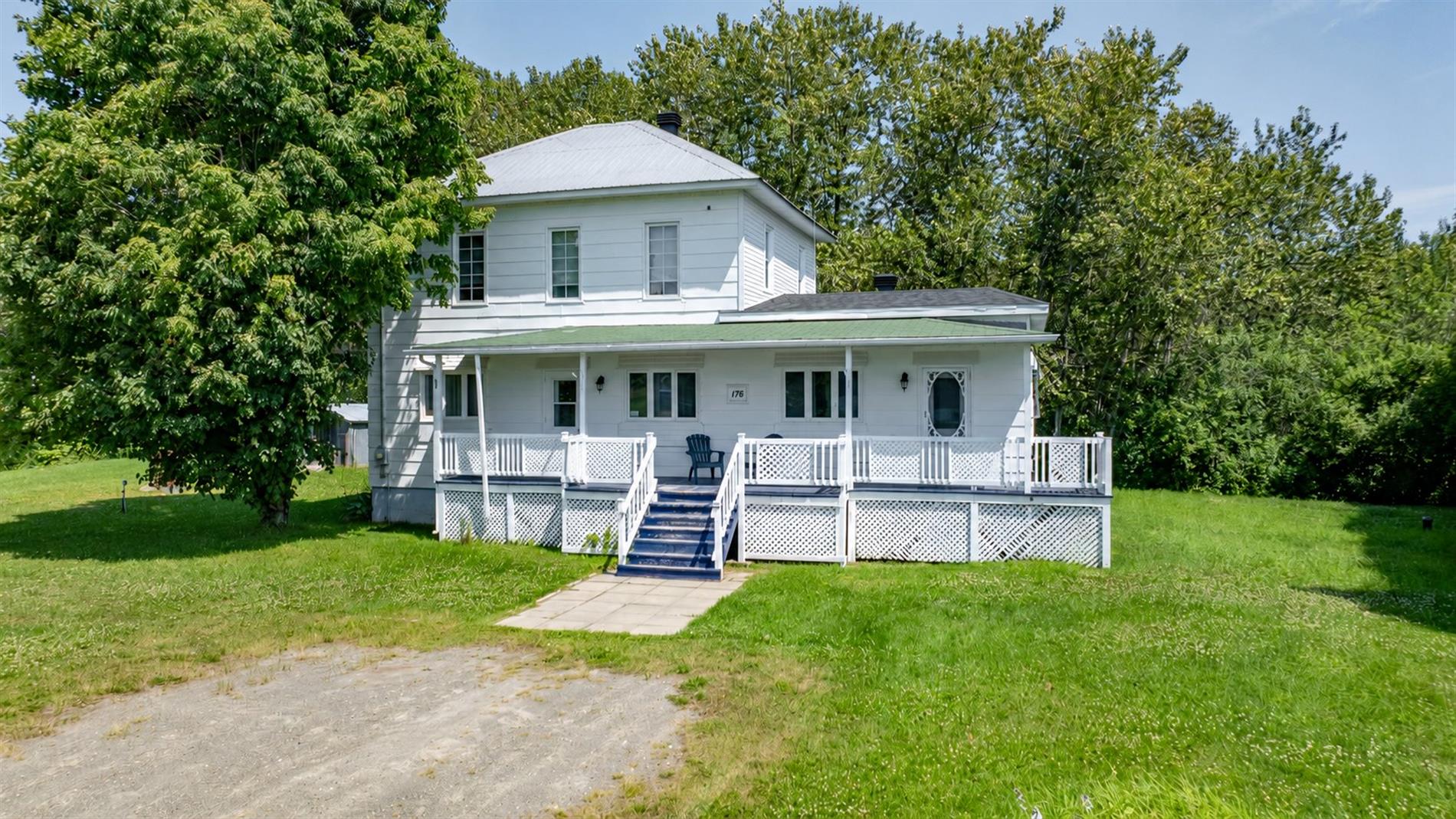176 Ch. du Lac — photo 1