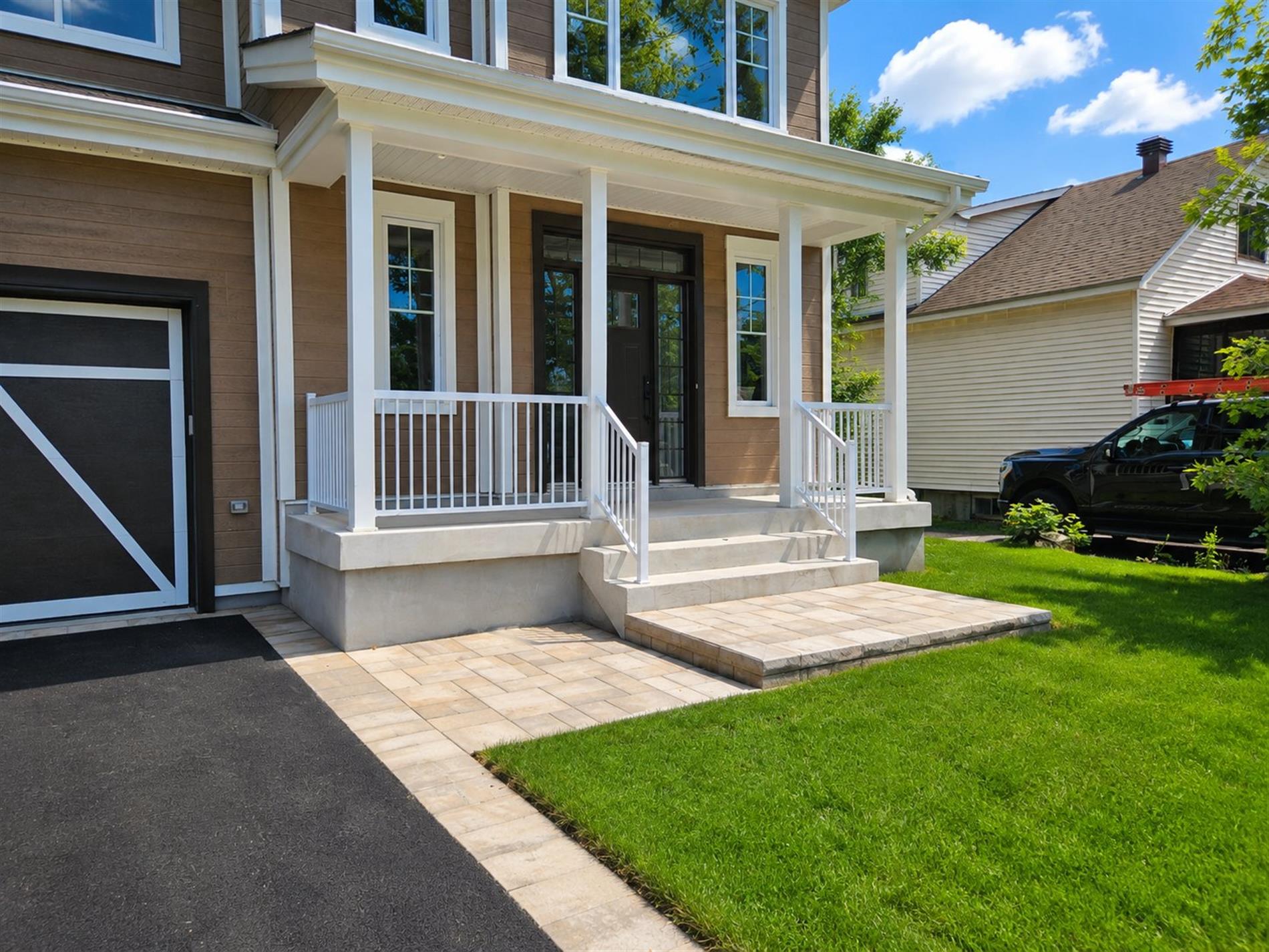 19 Av. Broadview — photo 3