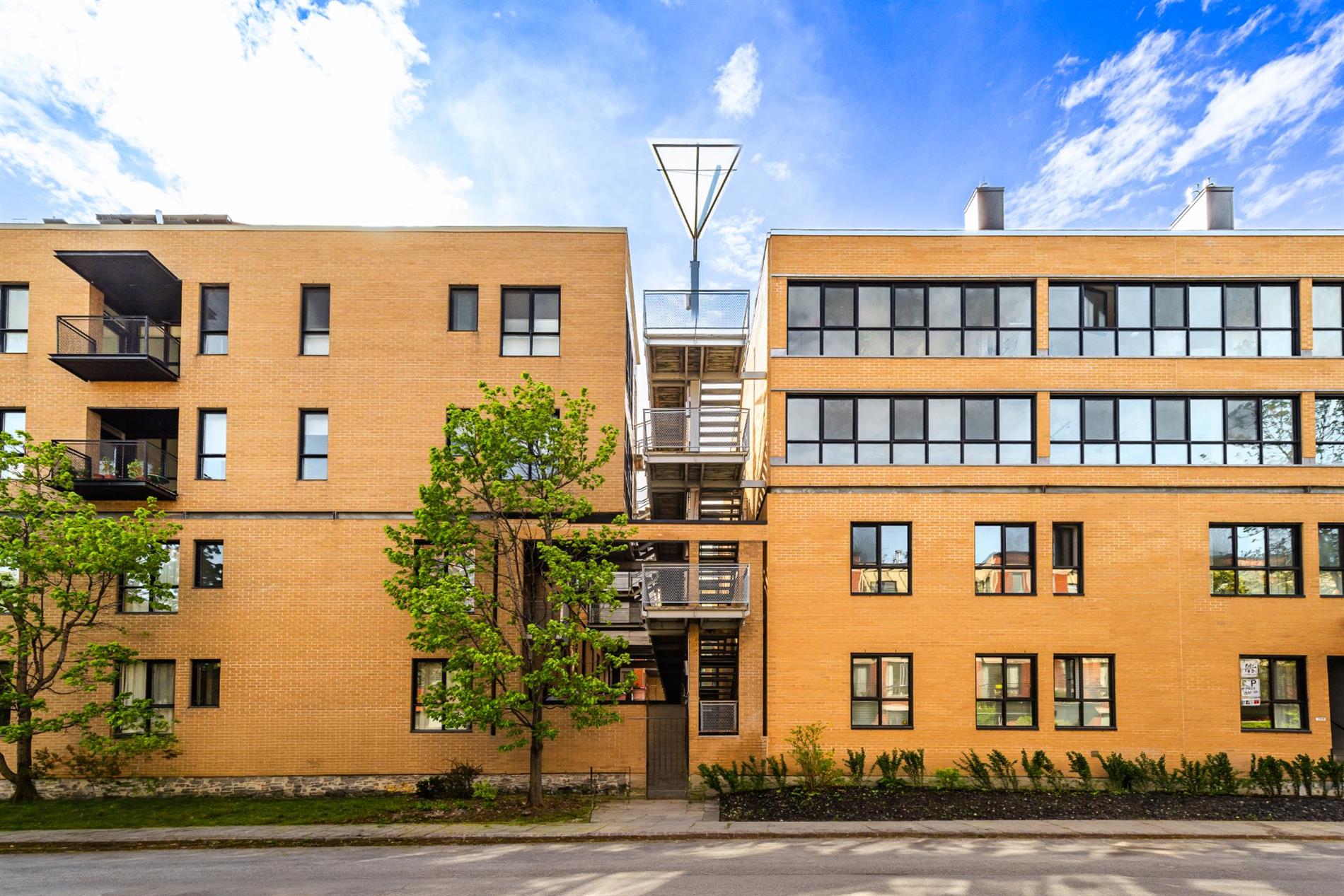 1100 Av. Ducharme — photo 1