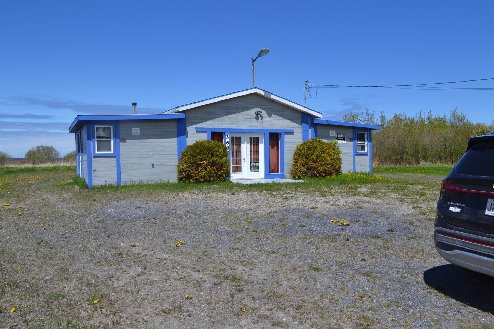 260 Boul. Ste-Anne E. — photo 1