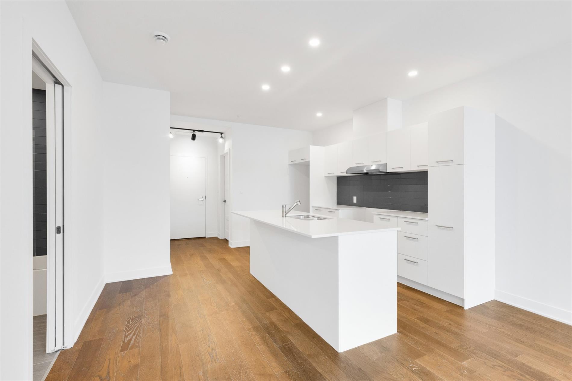 103-5410 Av. Papineau — photo 3